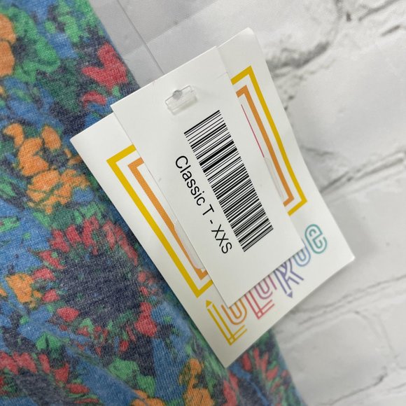 NWT LulaRoe Classic T Shirt - Picture 4 of 5